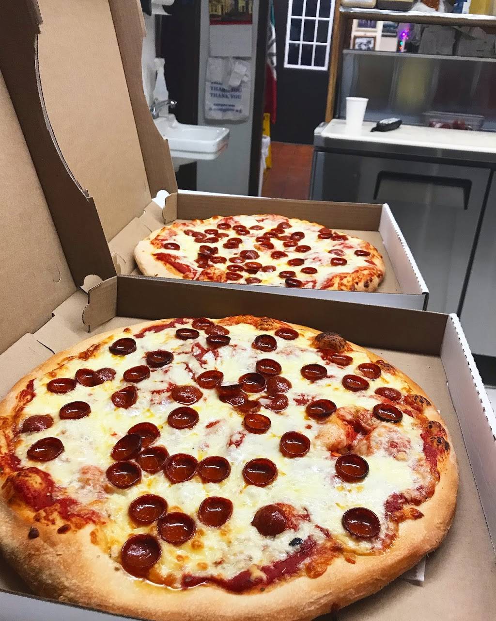 Ginos Pizza Place | restaurant | 351 Fries Rd, Tonawanda, NY 14150, USA | 7168368020 OR +1 716-836-8020