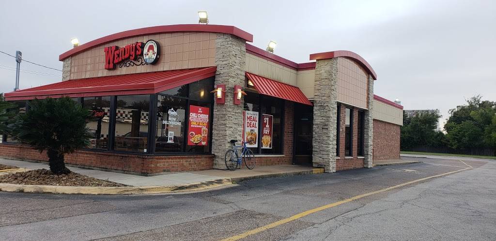 Wendys | restaurant | 1829 Mangum Rd, Houston, TX 77092, USA | 8325093855 OR +1 832-509-3855