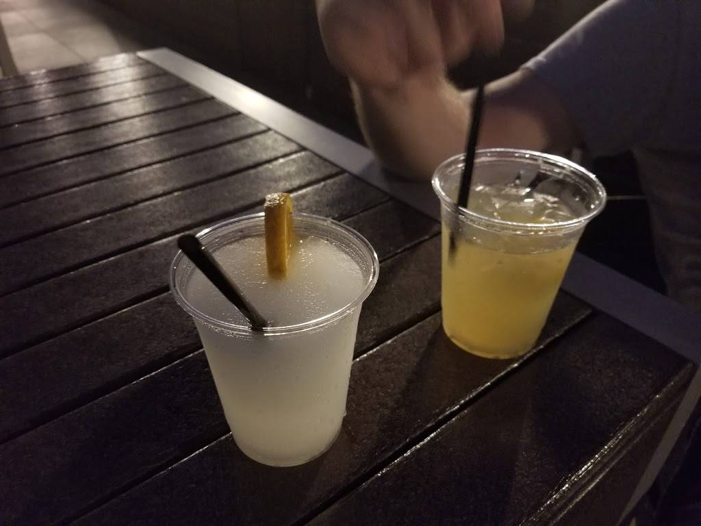 Arlington Rooftop Bar & Grill | restaurant | 2424 Wilson Blvd, Arlington, VA 22201, USA | 7035283030 OR +1 703-528-3030