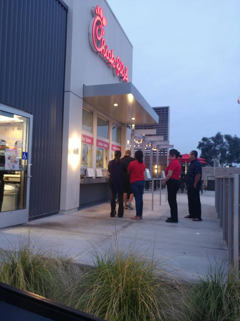 Chick-fil-A | restaurant | 400 Mile of Cars Way, National City, CA 91950, USA | 6195059103 OR +1 619-505-9103