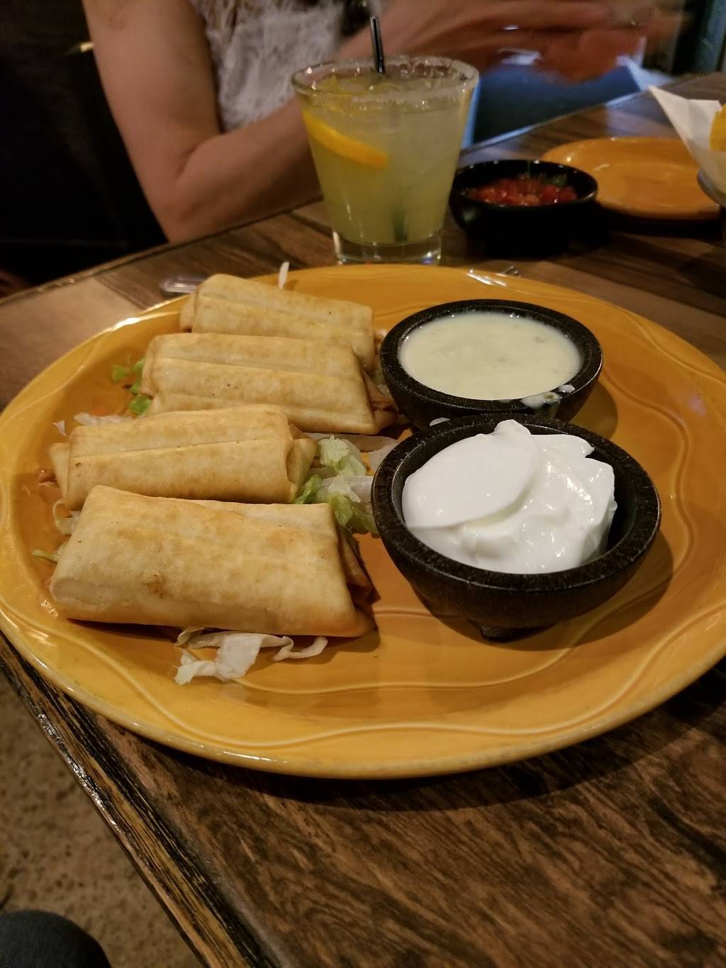 Tekela | restaurant | 5147 Main St, Sylvania, OH 43560, USA | 4195170233 OR +1 419-517-0233