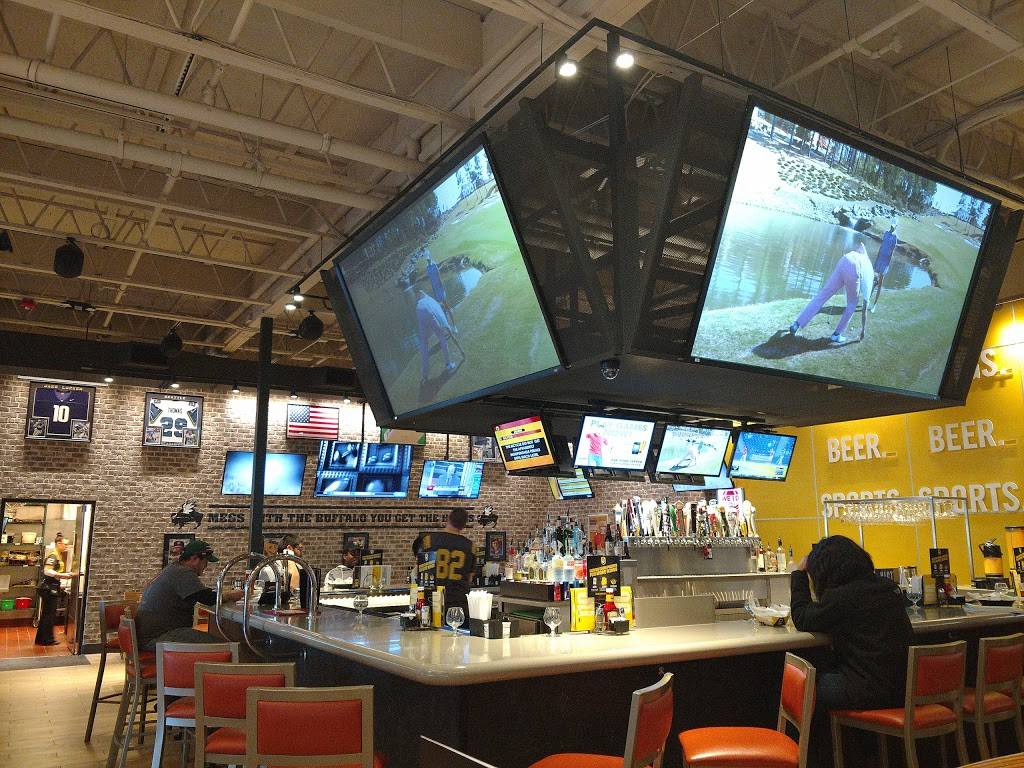 Buffalo Wild Wings | meal takeaway | 10315 Silverdale Way NW, Silverdale, WA 98383, USA | 3606985397 OR +1 360-698-5397