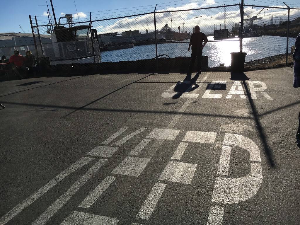 Queens Wharf Restaurant | restaurant | 555 Pico Ave, Long Beach, CA 90802, USA | 5624953617 OR +1 562-495-3617