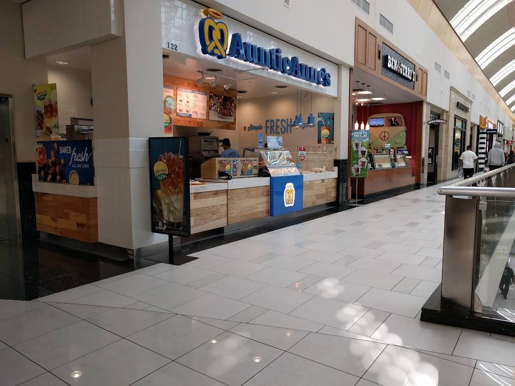 Auntie Annes | cafe | 9301 Tampa Ave, Upper #152, Northridge, CA 91324, USA | 8189988532 OR +1 818-998-8532