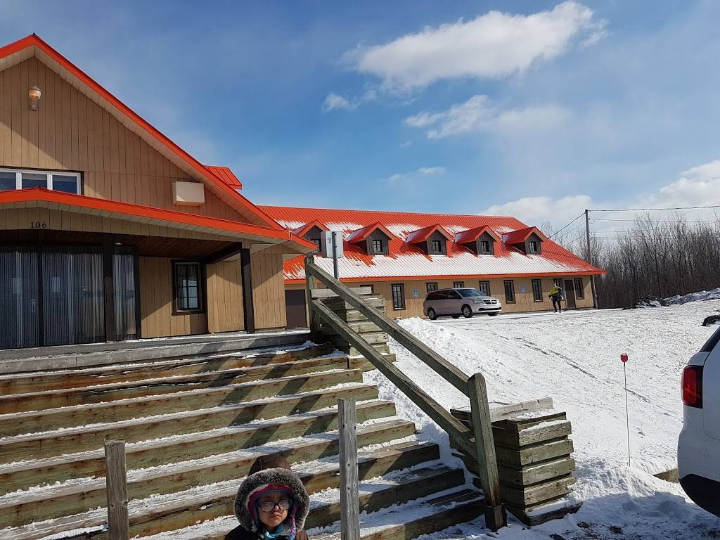 La Grillade | restaurant | 106 Rue des Érables, Saint-Alphonse-de-Granby, QC J0E 2A0, Canada | 4503755959 OR +1 450-375-5959