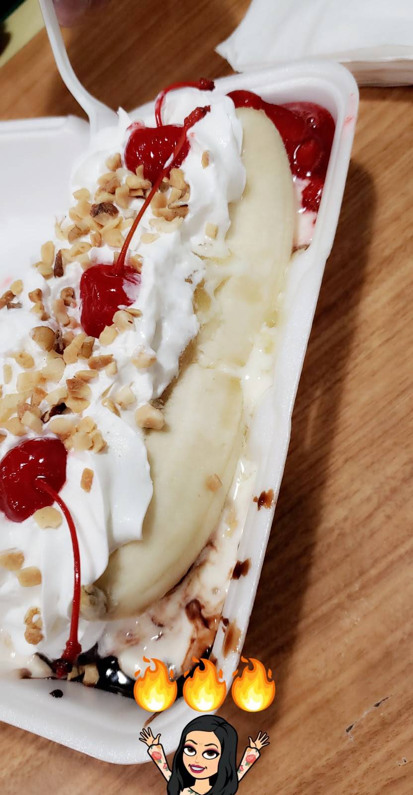 Toms Burgers | restaurant | 100 E Roberts Ln, Bakersfield, CA 93308, USA | 6613921565 OR +1 661-392-1565