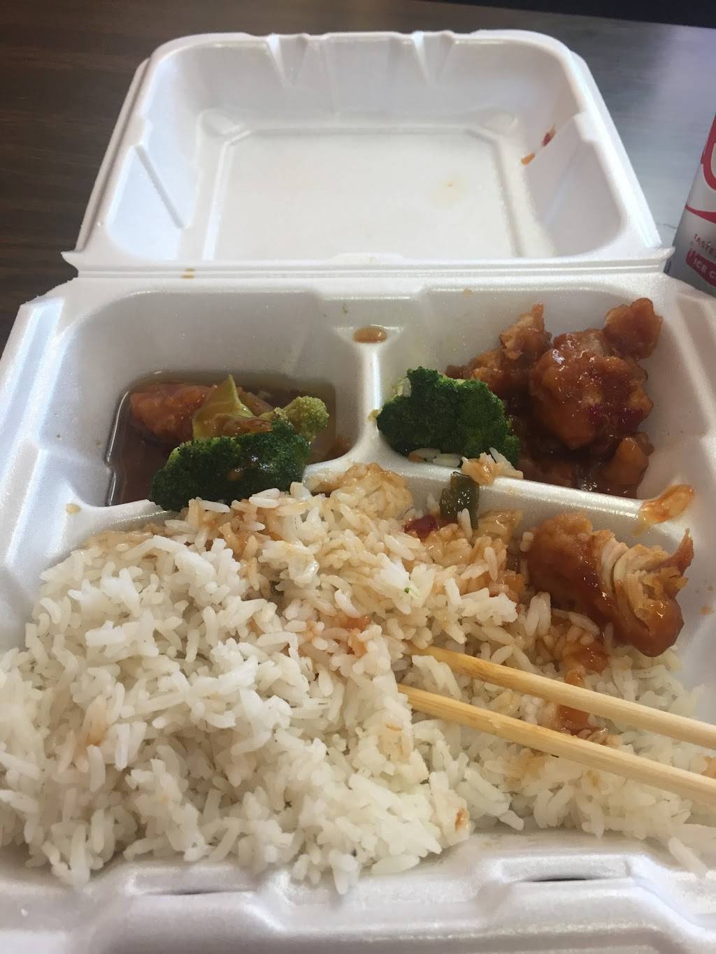 Home of Gourmet Chinese & Thai | restaurant | 604 E Daniel St, Champaign, IL 61820, USA | 2173447483 OR +1 217-344-7483