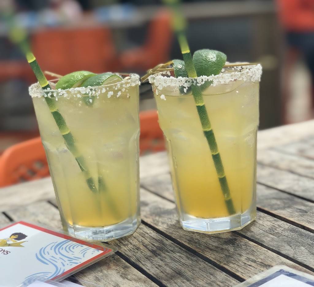 Hudsons Seafood House On The Docks | restaurant | 1 Hudson Rd, Hilton Head Island, SC 29926, USA | 8436812772 OR +1 843-681-2772