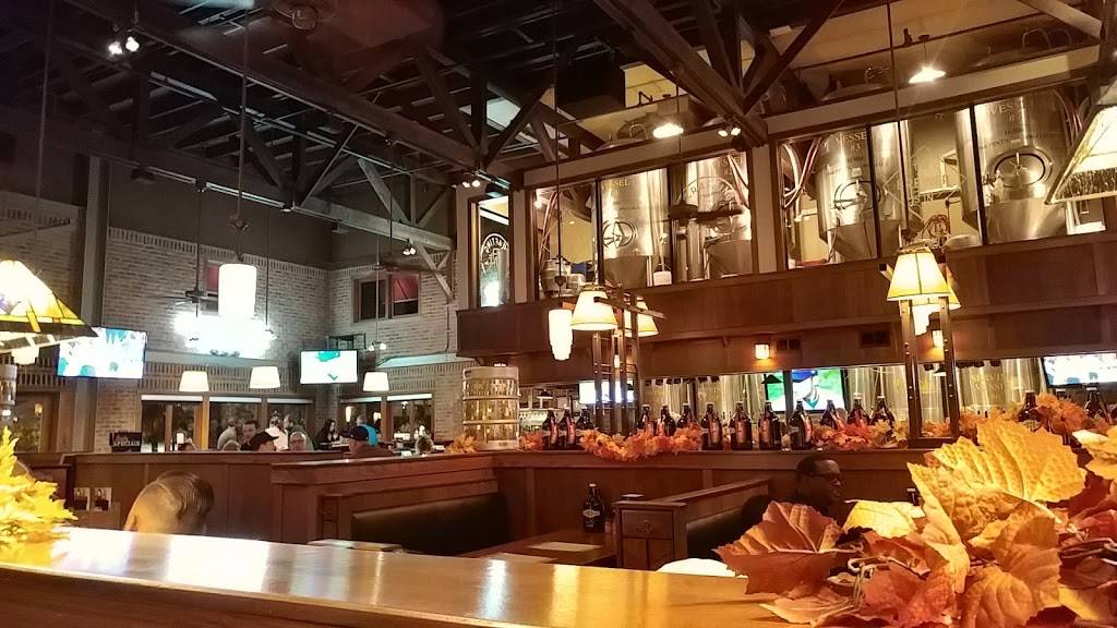 Rock Bottom Restaurant & Brewery | restaurant | 28256 Diehl Rd, Warrenville, IL 60555, USA | 6308361380 OR +1 630-836-1380