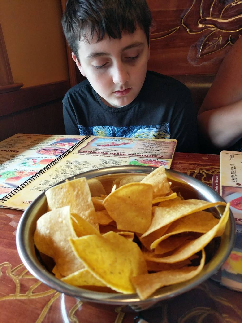 El Tapatio Mexican Restaurant | restaurant | 2921 Raleigh Rd Pkwy W, Wilson, NC 27896, USA | 2522370687 OR +1 252-237-0687