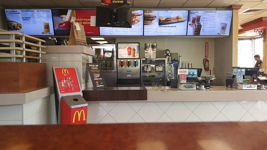 McDonalds | cafe | 8127 Olive Blvd, University City, MO 63130, USA | 3149941435 OR +1 314-994-1435