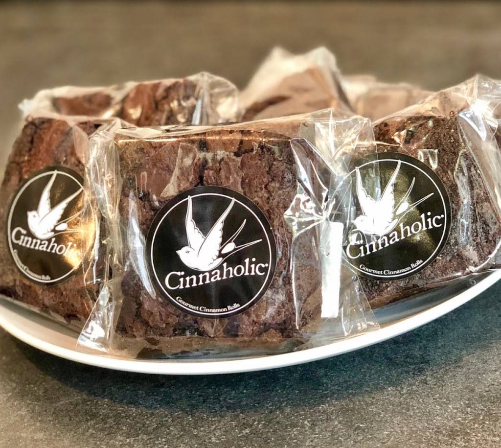 Cinnaholic | bakery | 2423 Park Avenue, The District, Tustin, CA 92782, USA | 7147098655 OR +1 714-709-8655
