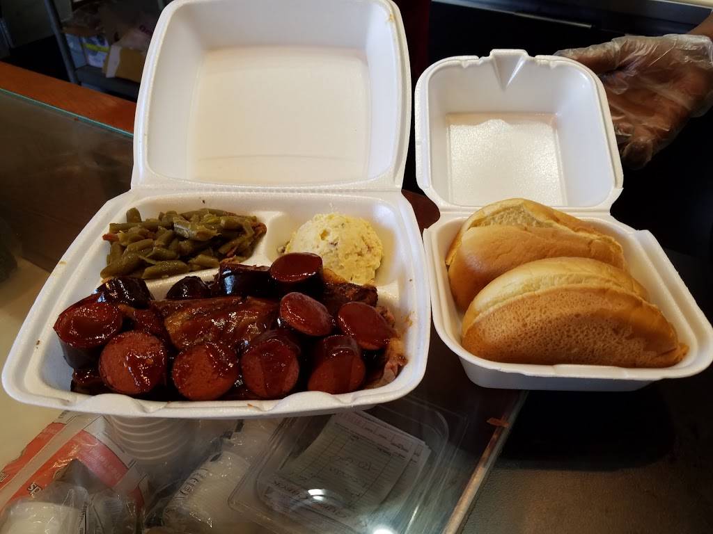 Ds Smokin Pit | restaurant | 1800 Del Paso Blvd #101, Sacramento, CA 95815, USA | 9169939428 OR +1 916-993-9428