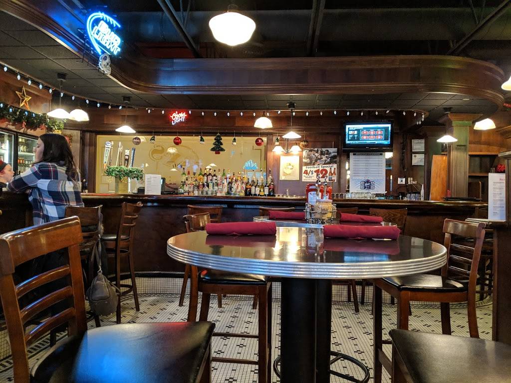 Maxs Classic American Grill | restaurant | 4600 Genesee St, Buffalo, NY 14225, USA | 7166346594 OR +1 716-634-6594