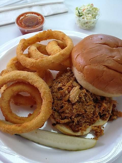 Arts Barbecue & Deli | restaurant | 900 E Morehead St #2811, Charlotte, NC 28204, USA | 7043349424 OR +1 704-334-9424