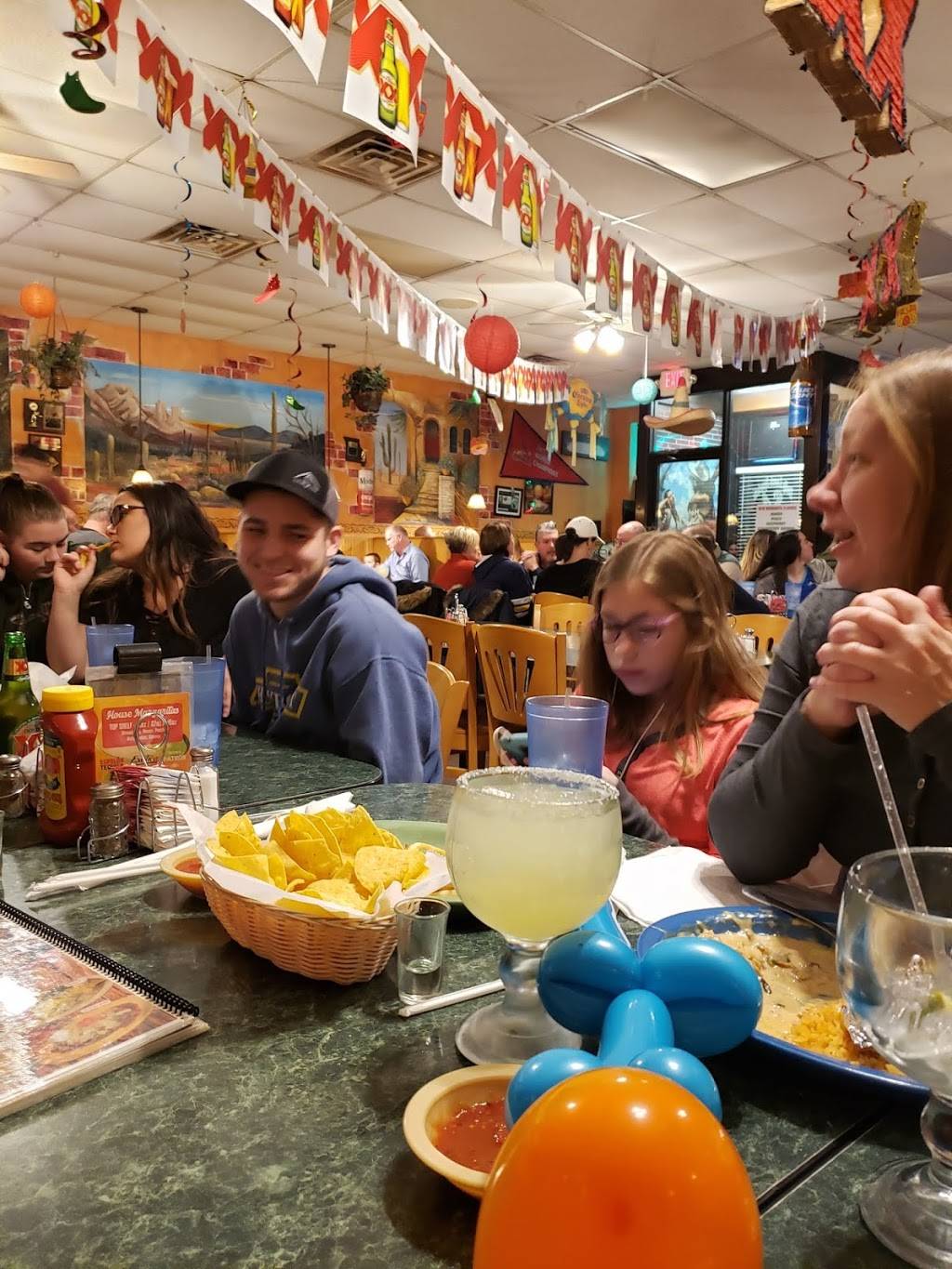 Dos Primos Mexican Restaurant | restaurant | 624 N Main St, OFallon, MO 63366, USA | 6369780130 OR +1 636-978-0130