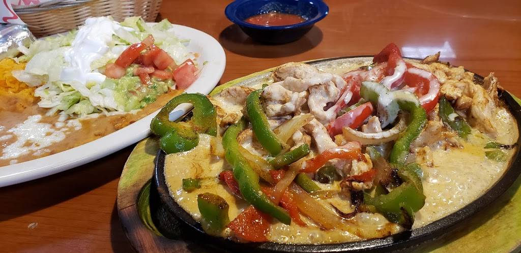 Mi Pueblo Real Bar & Grill | restaurant | 1106 E Baker St #3130, Mt Pleasant, IA 52641, USA | 3193851112 OR +1 319-385-1112