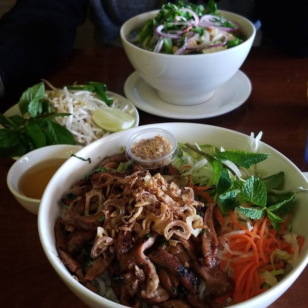 Pho Leo | restaurant | 1734 E Main St, Mesa, AZ 85203, USA | 4804104971 OR +1 480-410-4971