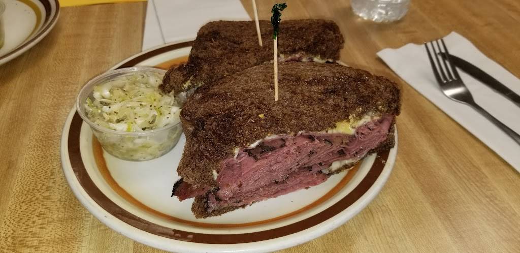 The Golden Parachute Restaurant & Catering Co. | restaurant | 5735 Main St, Williamsville, NY 14221, USA | 7166321666 OR +1 716-632-1666