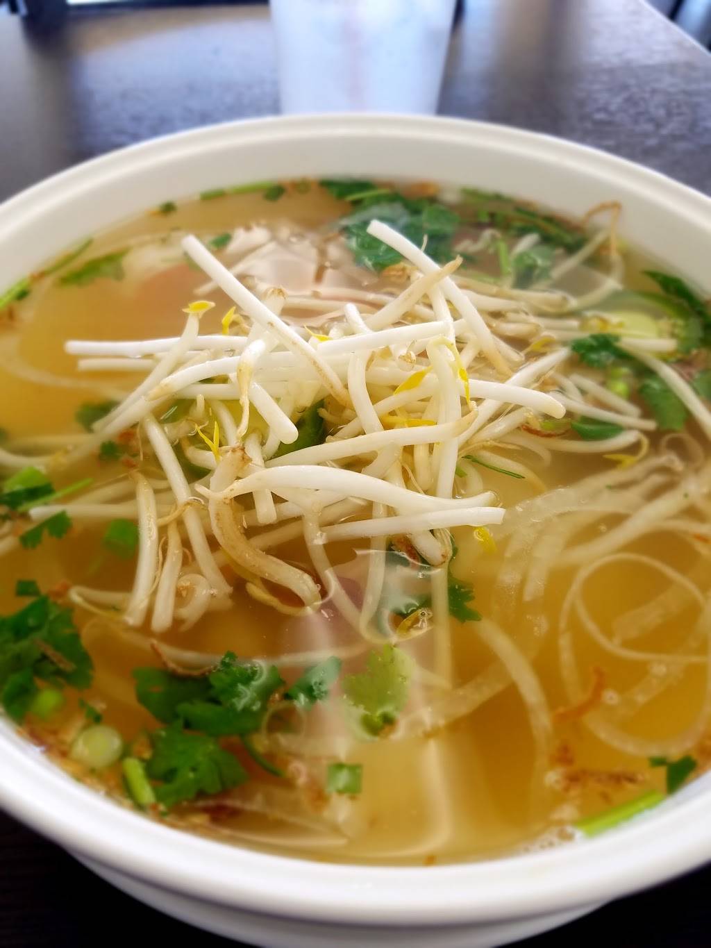 Yang Noodle House Pho | restaurant | 1374 E Foothill Blvd C, Rialto, CA 92376, USA | 9099905929 OR +1 909-990-5929