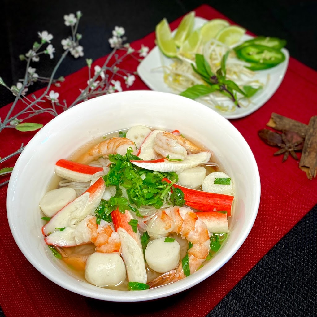 Pho Noodle Station | restaurant | 601 S 6th St Suite 104, Champaign, IL 61820, USA | 2176072350 OR +1 217-607-2350