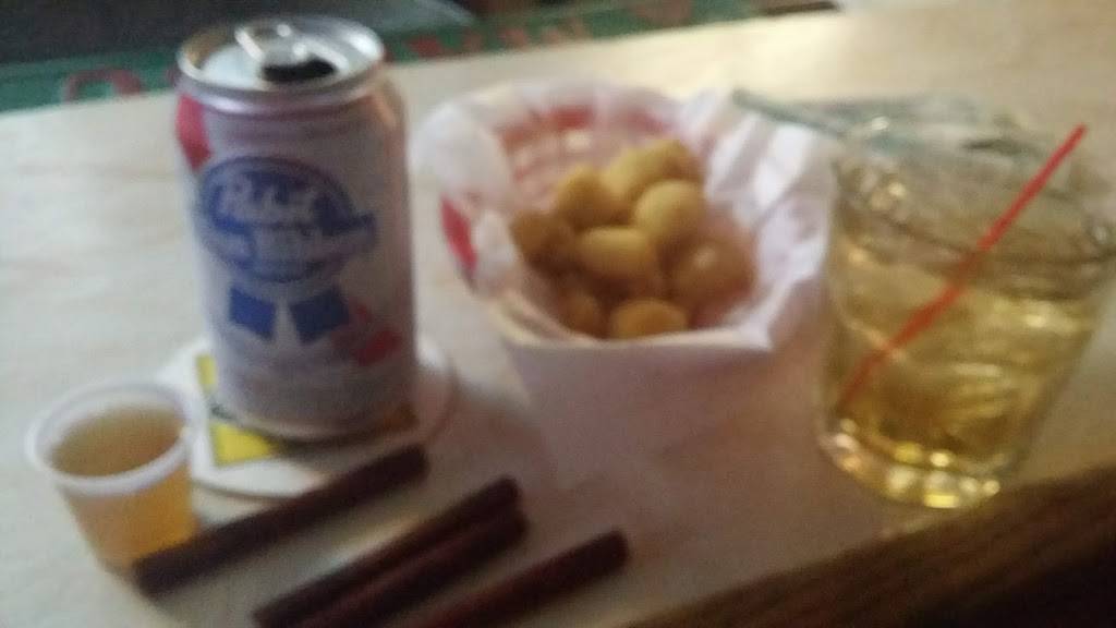 Roadhouse Bar And Grill | restaurant | W5164 WI-21, Necedah, WI 54646, USA | 6085652337 OR +1 608-565-2337