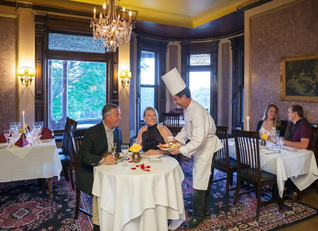 Henderson Castle Inn,Vintage Hotel,Restaurant,Winery & Wedding v | restaurant | 100 Monroe St, Kalamazoo, MI 49006, USA | 2693441827 OR +1 269-344-1827