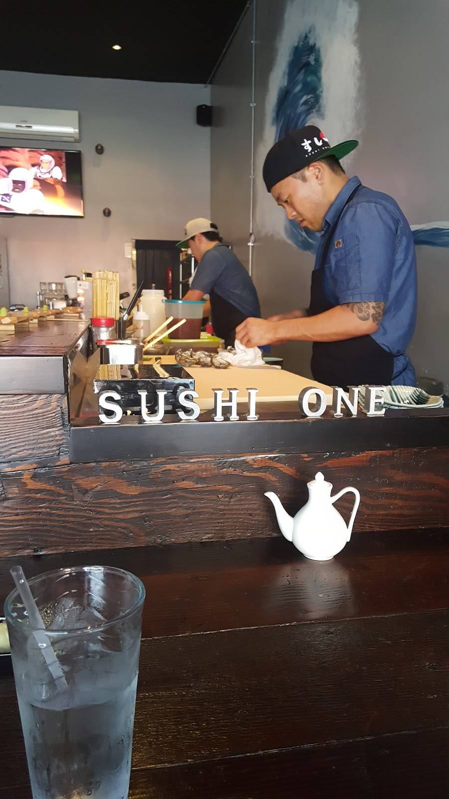 Sushi One | restaurant | 3905 W 6th St, Los Angeles, CA 90020, USA | 2139085082 OR +1 213-908-5082
