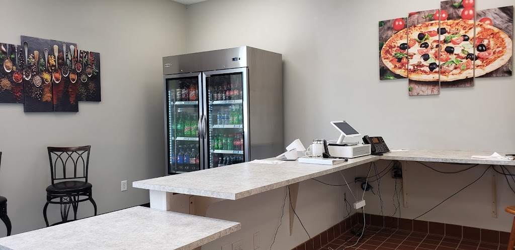 Ricardos Pub Pizza | meal takeaway | 1011 Meadowlands Dr Suite 7b, White Bear Lake, MN 55127, USA | 6514930461 OR +1 651-493-0461