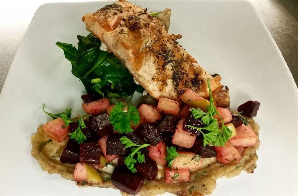 The Boro Restaurant & Bar | restaurant | 109 Front St, Swansboro, NC 28584, USA | 9103250502 OR +1 910-325-0502