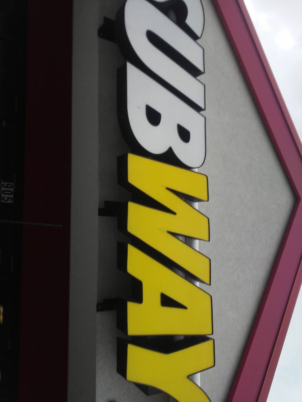 Subway | restaurant | 905 Eastland Dr, Jefferson City, MO 65101, USA | 5736350457 OR +1 573-635-0457