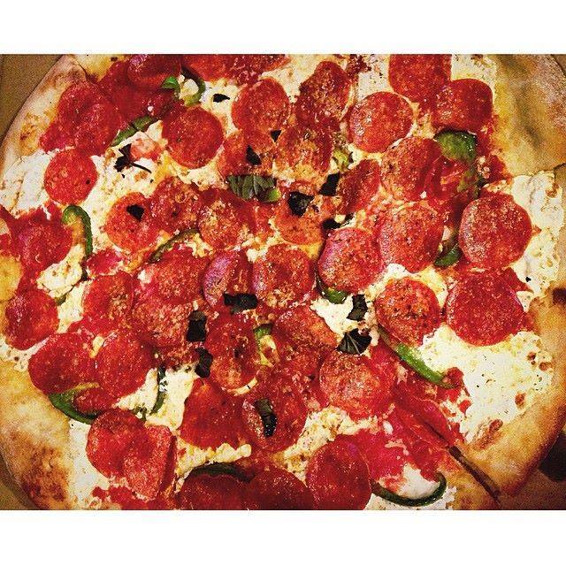 Calabria Pizza | restaurant | 36 W Ramapo Rd, Garnerville, NY 10923, USA | 8455539888 OR +1 845-553-9888