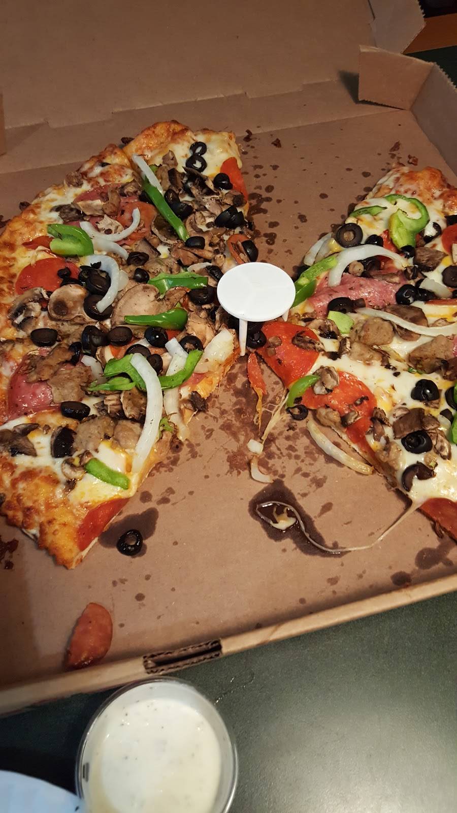 Round Table Pizza | meal delivery | 1160 S Main St, Salinas, CA 93901, USA | 8317577400 OR +1 831-757-7400