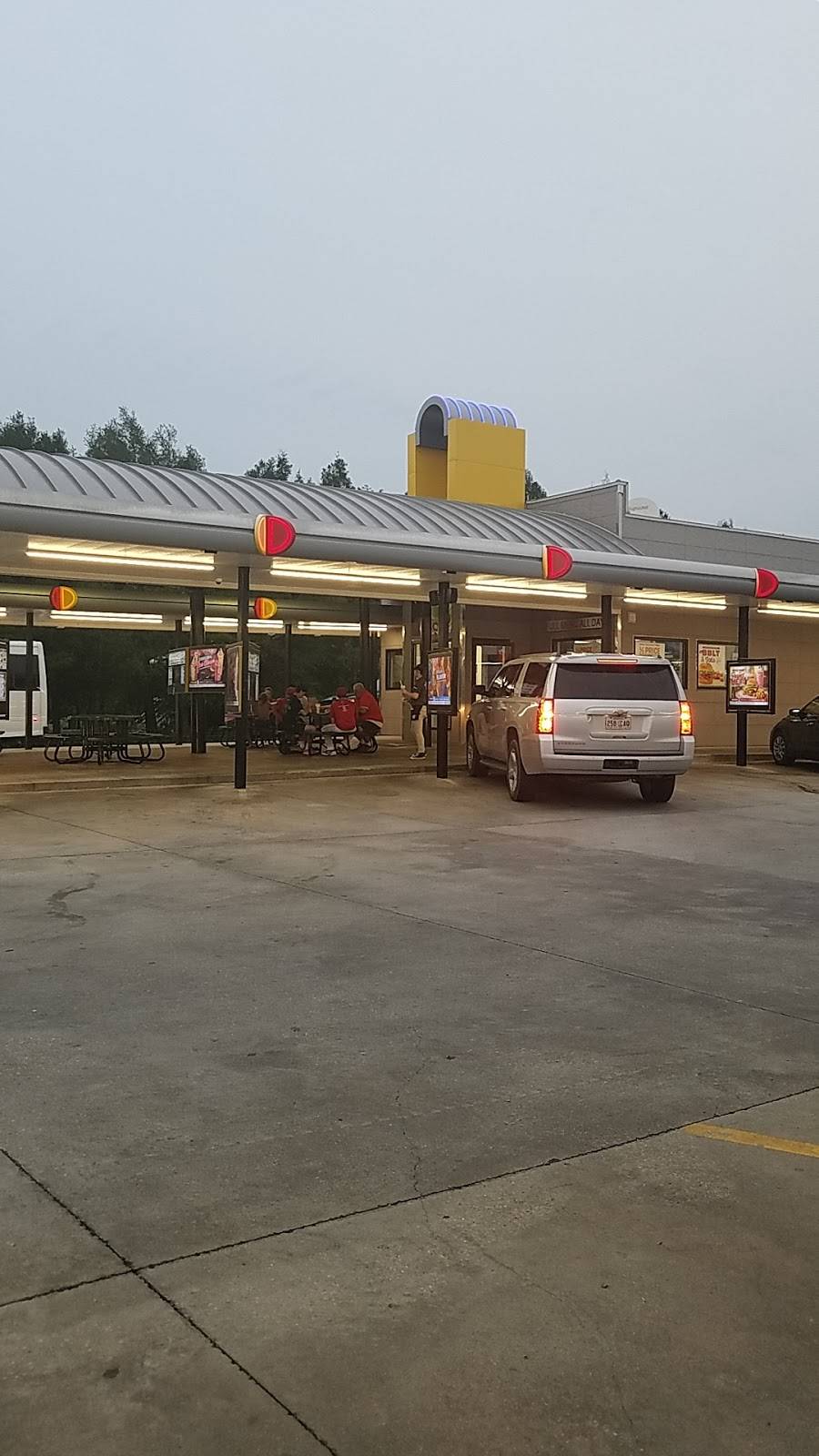 Sonic Drive-In | restaurant | 16909 LA-3235, Galliano, LA 70354, USA | 9853254500 OR +1 985-325-4500