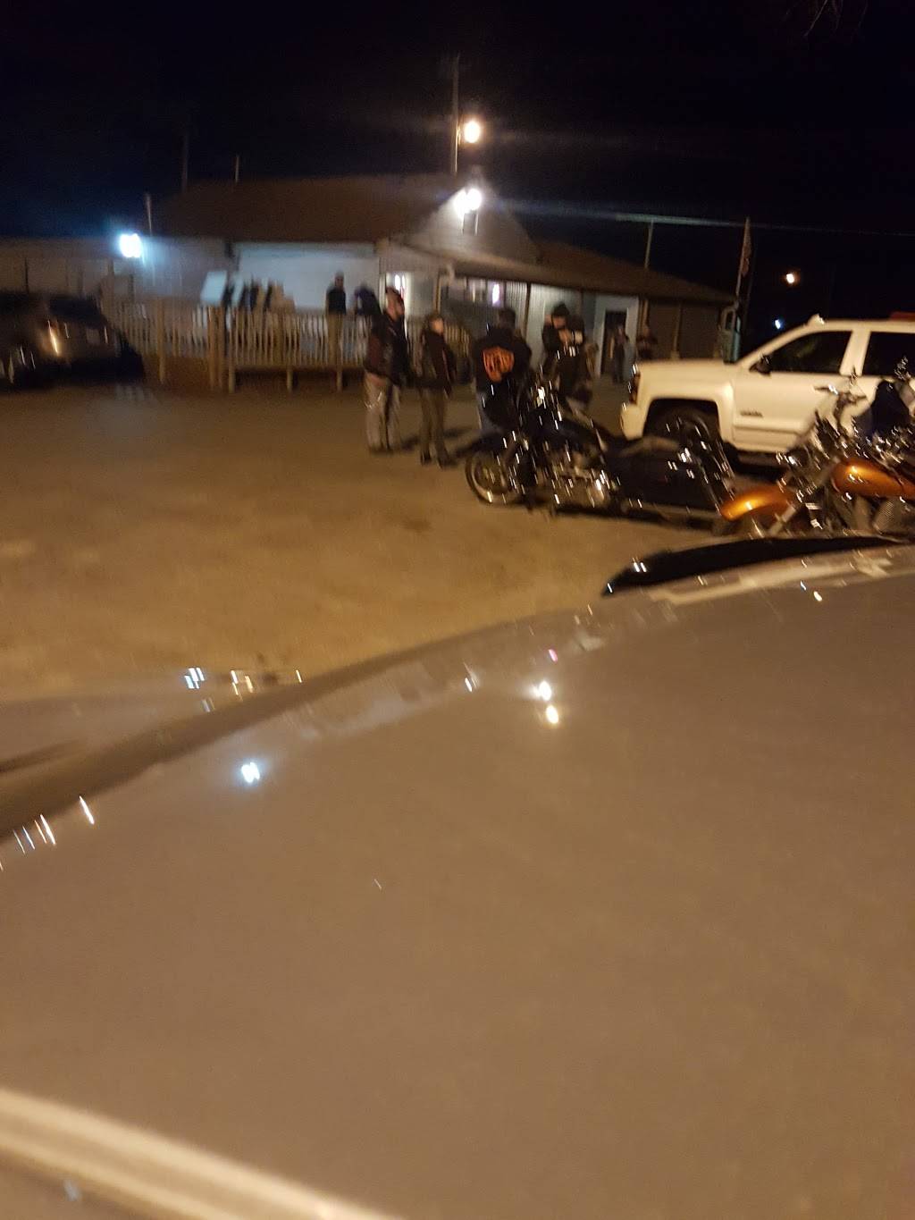 Choppers Bar & Grill Inc | restaurant | 17228 IL-5, East Moline, IL 61244, USA | 3094961070 OR +1 309-496-1070