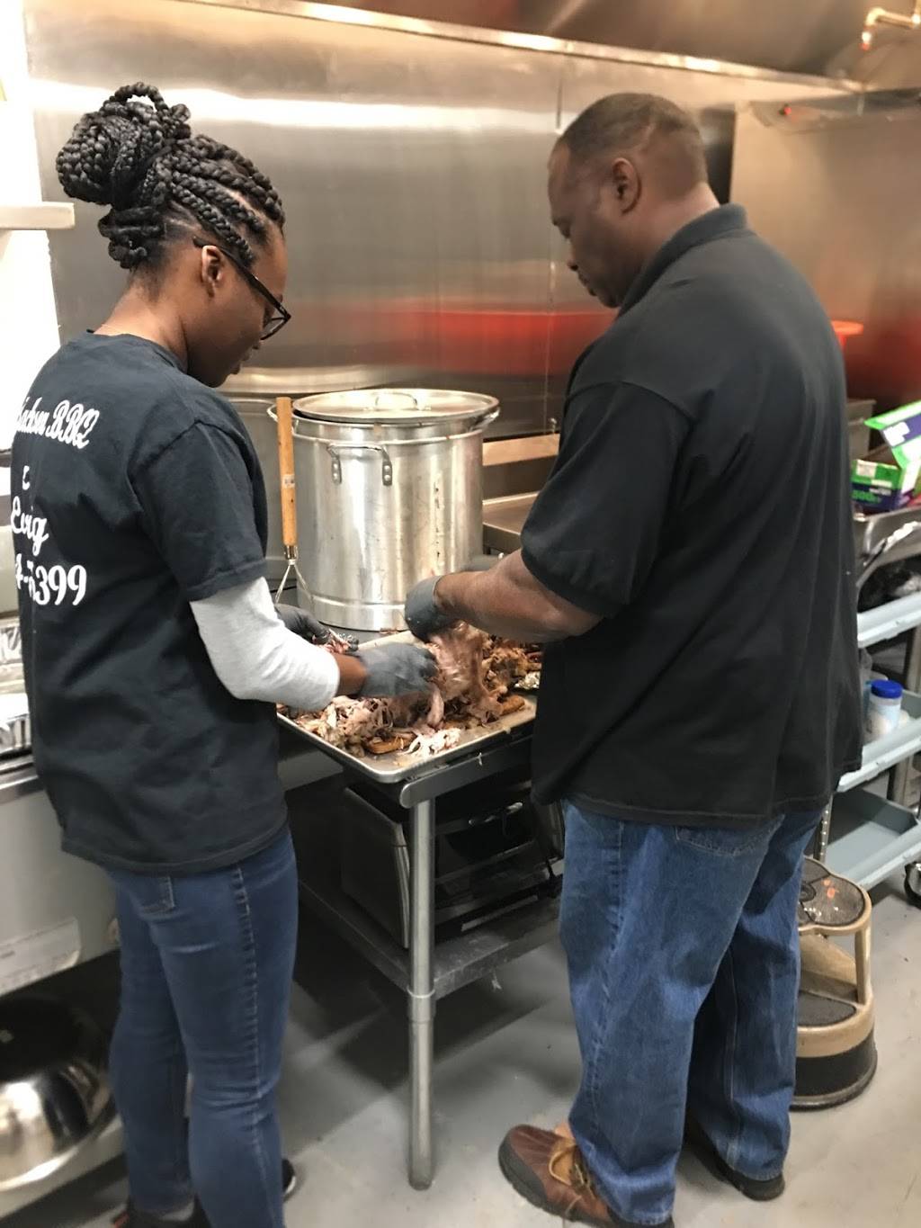 D Jackson BBQ and Catering | restaurant | 4444 W Illinois Ave Suite 304, Dallas, TX 75211, USA | 9727070040 OR +1 972-707-0040