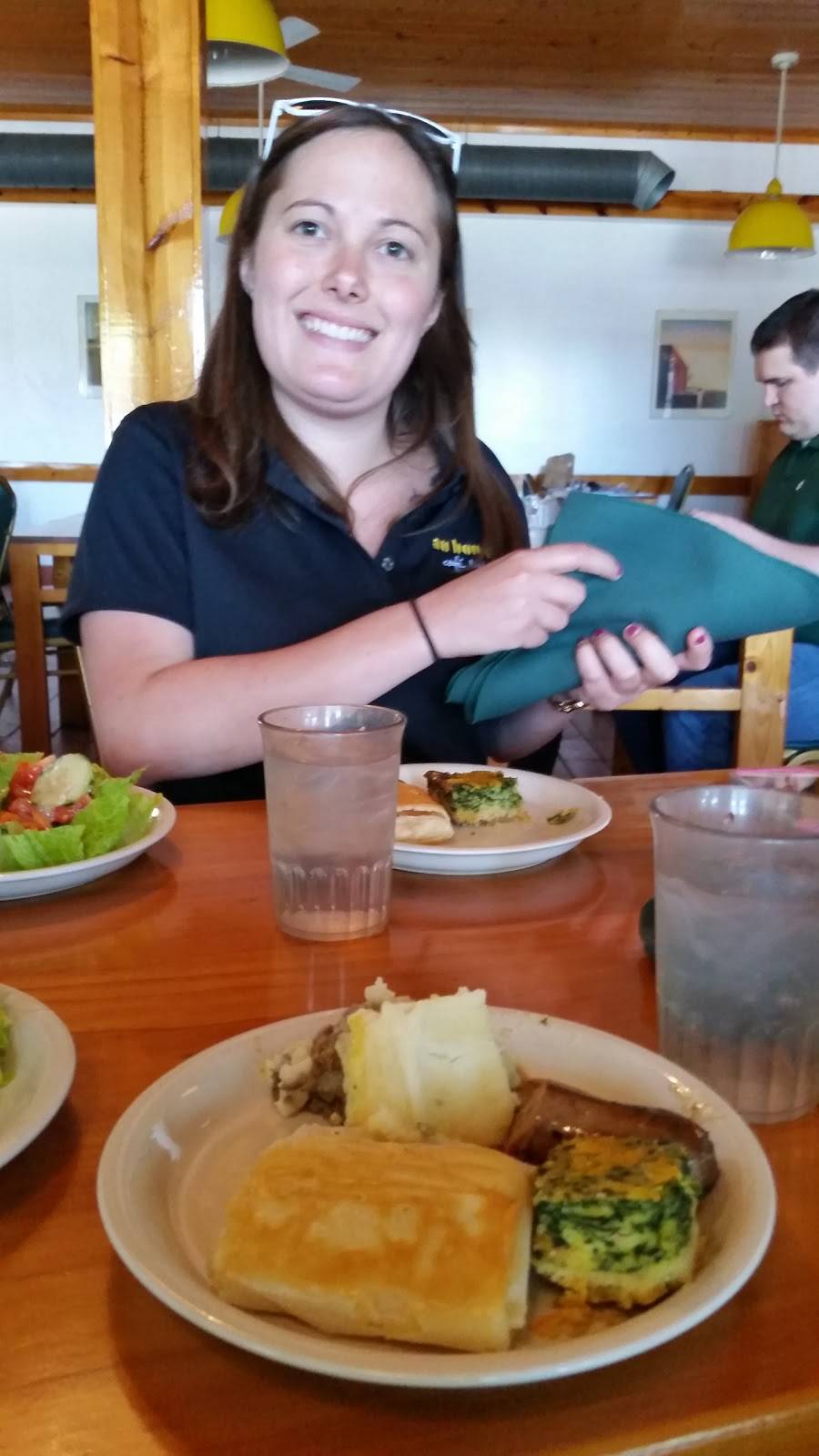 Le Petit Cafe | restaurant | 308 W 6th St, Bloomington, IN 47404, USA | 8123349747 OR +1 812-334-9747