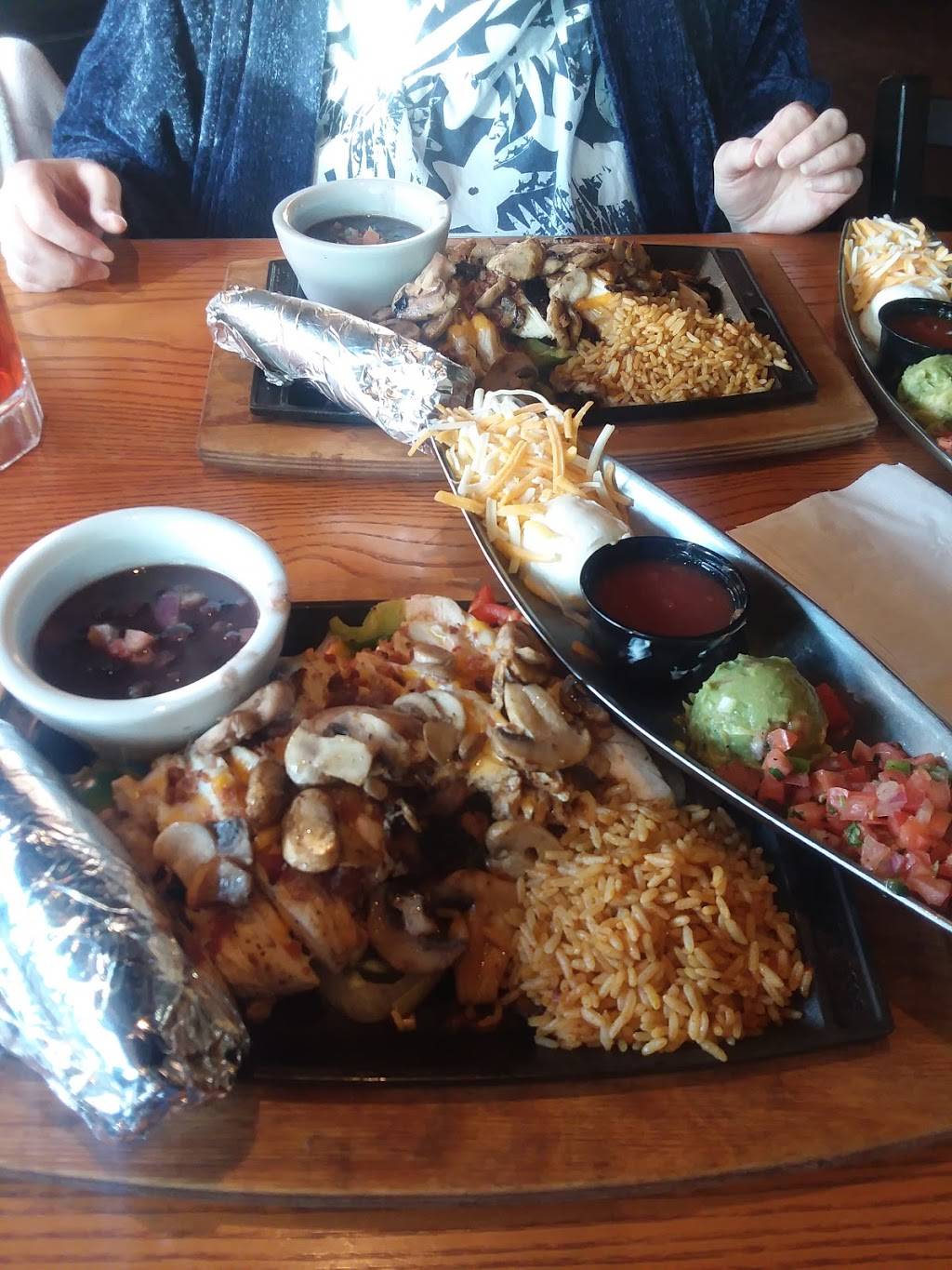 Chilis Grill & Bar | meal takeaway | 1274 NY-300, Newburgh, NY 12550, USA | 8455672605 OR +1 845-567-2605