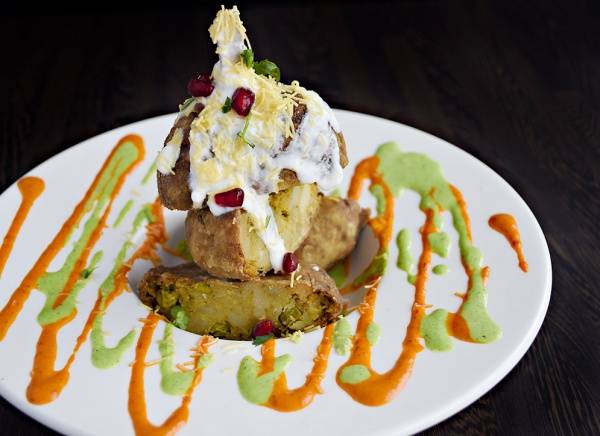 Marigold Indian Bistro | restaurant | 552 Mt Pleasant Rd, Toronto, ON M4S 2M6, Canada | 6477480220 OR +1 647-748-0220