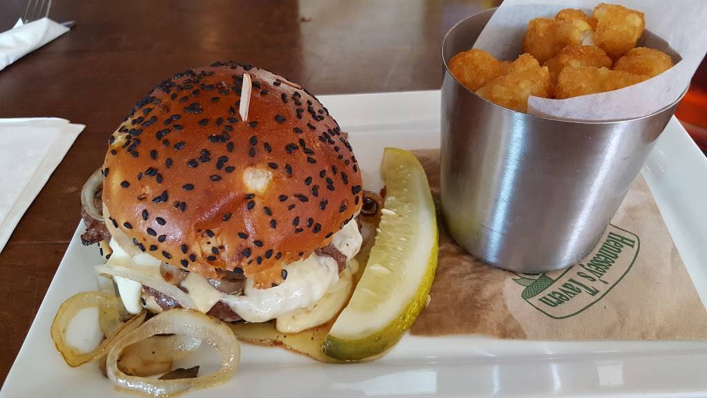 Hennesseys Tavern | restaurant | 1712 S Catalina Ave, Redondo Beach, CA 90277, USA | 3105408443 OR +1 310-540-8443