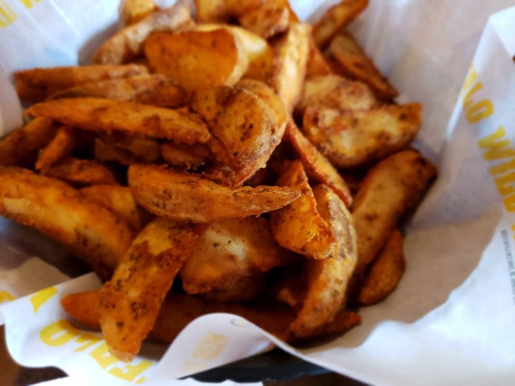 Buffalo Wild Wings | meal takeaway | 1620 Niagara Falls Blvd, Tonawanda, NY 14150, USA | 7168333111 OR +1 716-833-3111