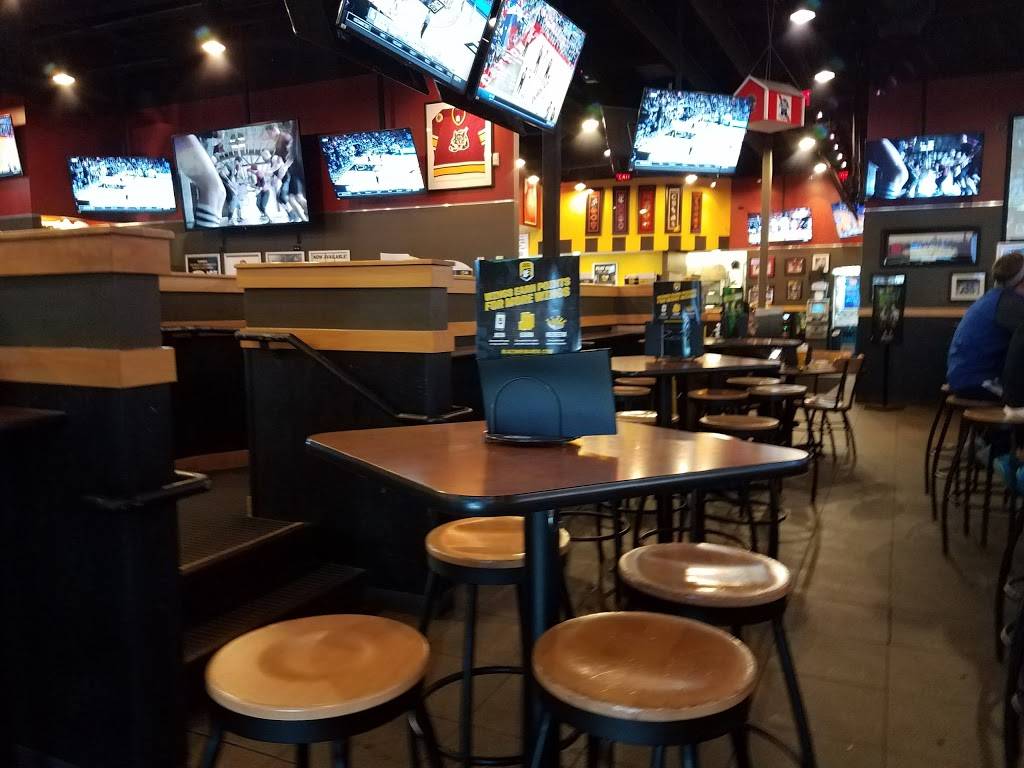 Buffalo Wild Wings | restaurant | 5755 Northwest Hwy, Crystal Lake, IL 60014, USA | 8153560333 OR +1 815-356-0333