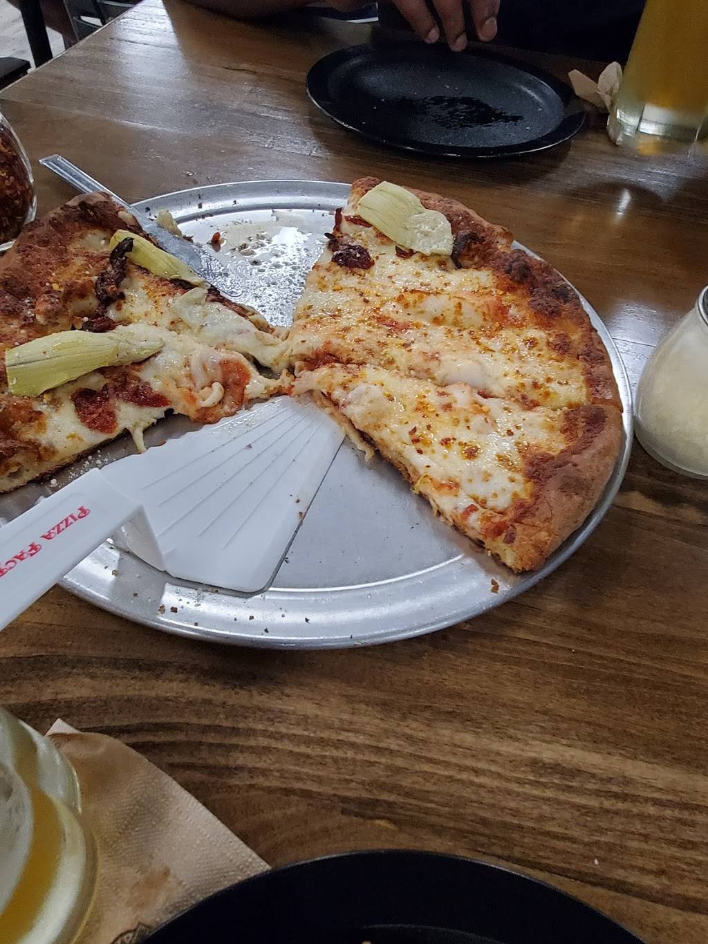 Pizza Factory | restaurant | 363 E 10th St, Gilroy, CA 95020, USA | 4088421011 OR +1 408-842-1011