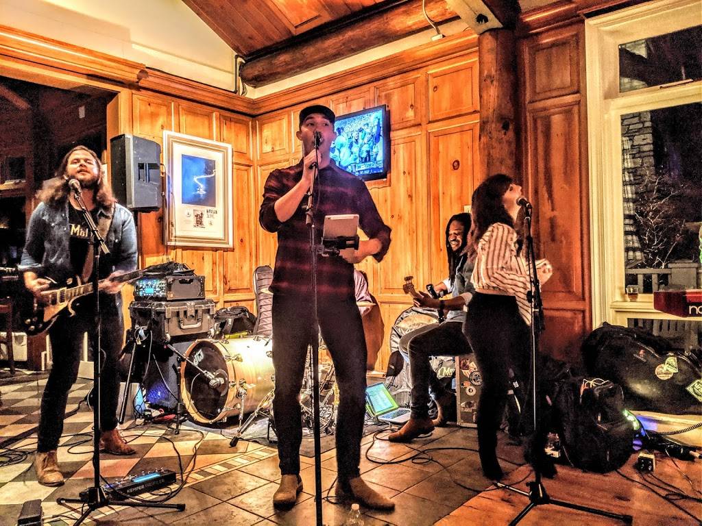 Round Island Bar & Grill | restaurant | One Lake Shore Dr, Mackinac Island, MI 49757, USA | 9068473000 OR +1 906-847-3000