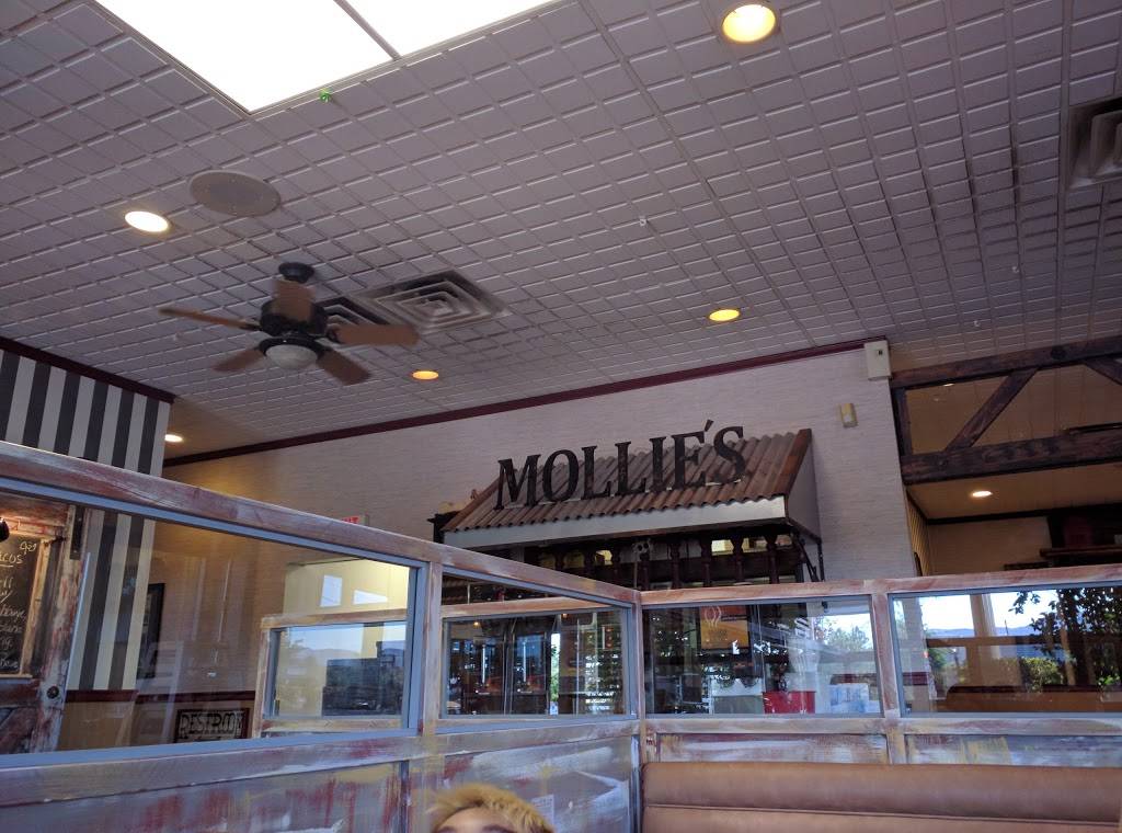 Mollies Kountry Kitchen | restaurant | 21851 CA-18, Apple Valley, CA 92307, USA | 7602406130 OR +1 760-240-6130