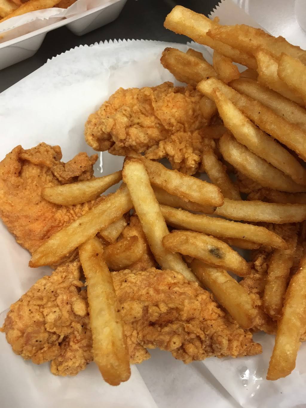 Captain Fish & Chicken | restaurant | 671 McCartney Rd, Youngstown, OH 44505, USA | 2348550658 OR +1 234-855-0658