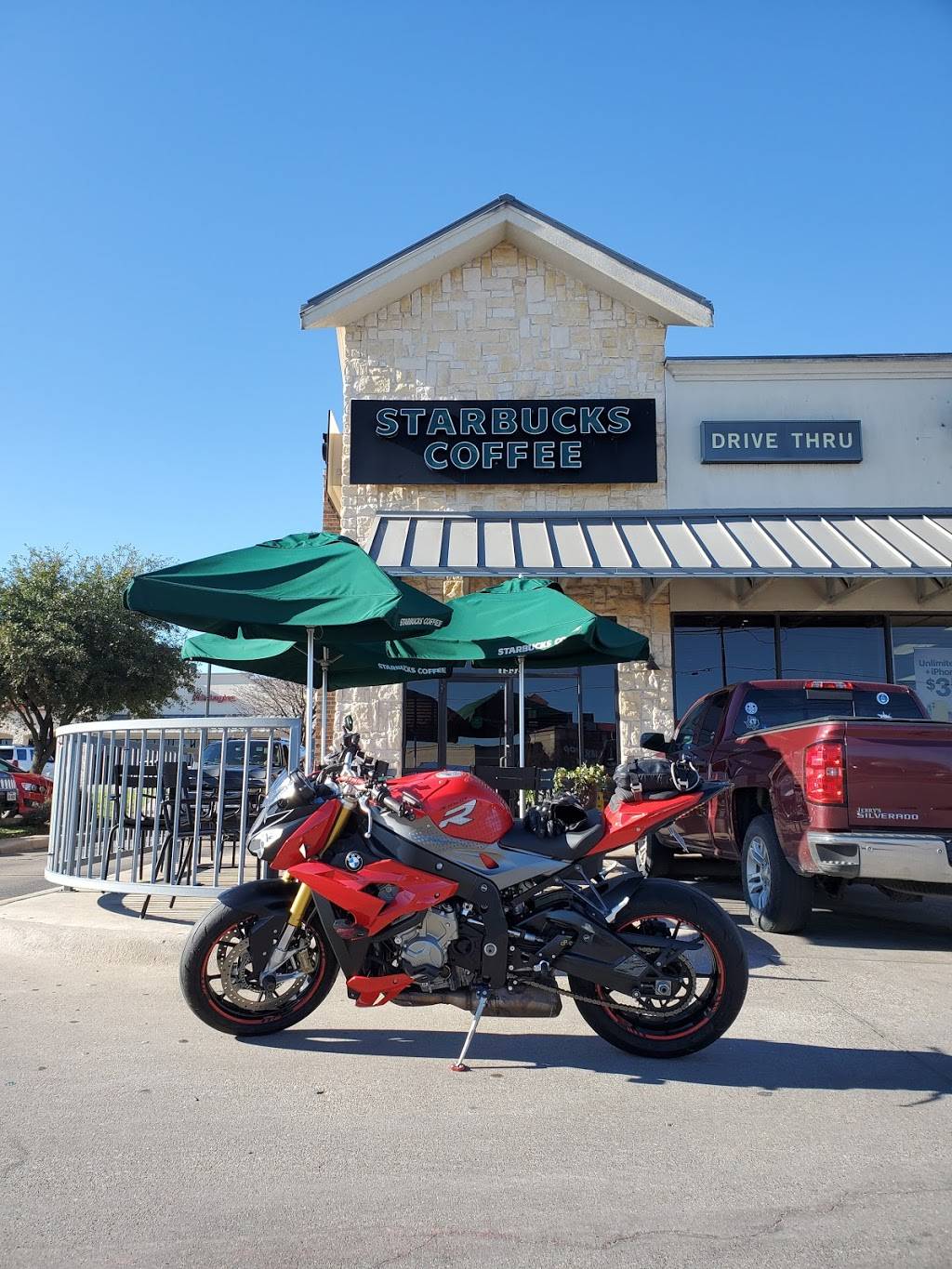 Starbucks | cafe | 1952 S Main St, Weatherford, TX 76086, USA | 8173412547 OR +1 817-341-2547