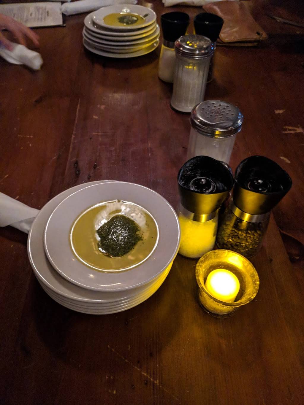 Josephines Sicilian Kitchen | restaurant | 3701 N Croatan Hwy, Kitty Hawk, NC 27949, USA | 2522612669 OR +1 252-261-2669