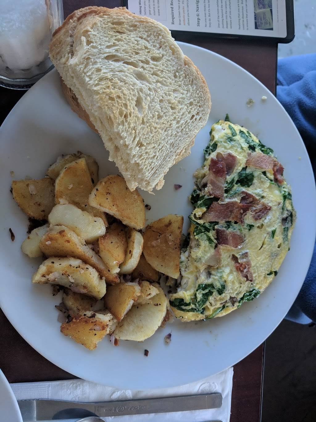 Karens Cafe | restaurant | 77682 Country Club Dr # L, Palm Desert, CA 92211, USA | 7607722800 OR +1 760-772-2800