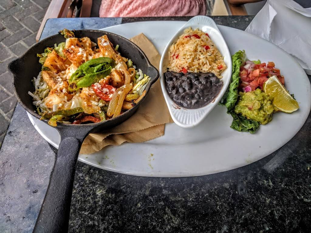 Bar Louie | night club | 320 23rd St S, Arlington, VA 22202, USA | 5713027420 OR +1 571-302-7420